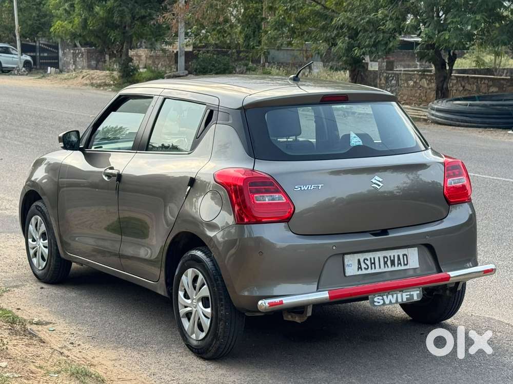 Maruti Suzuki Swift Vxi + Manual, 2024, Petrol