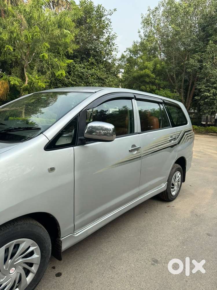 Toyota Innova 2.5 G (diesel) 8 Seater, 2012, Diesel
