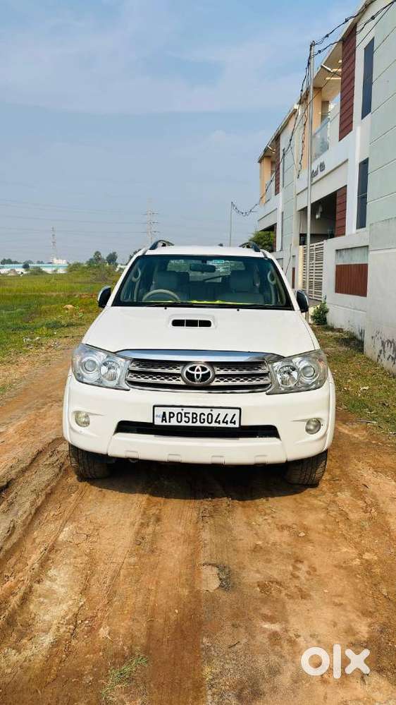 Toyota Fortuner 3.0 4x4 Manual, 2010, Diesel