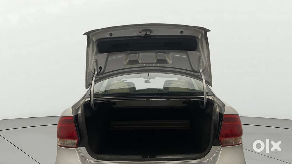 Volkswagen Vento 2010-2013 Petrol Highline, 2013, Petrol