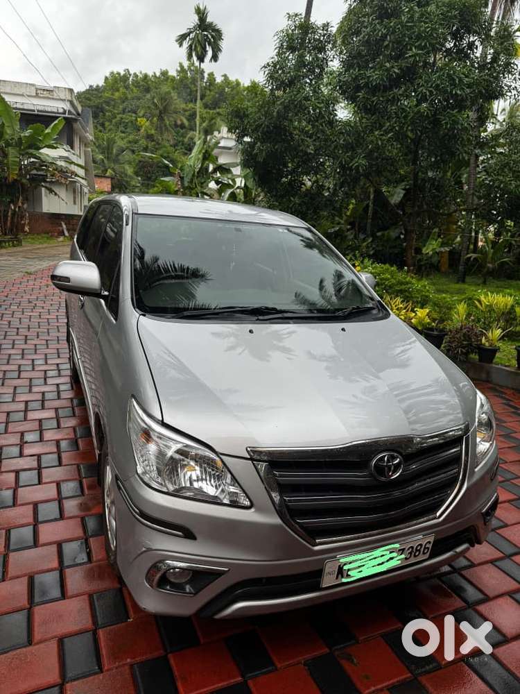 Toyota Innova 2.0 V, 2015, Petrol