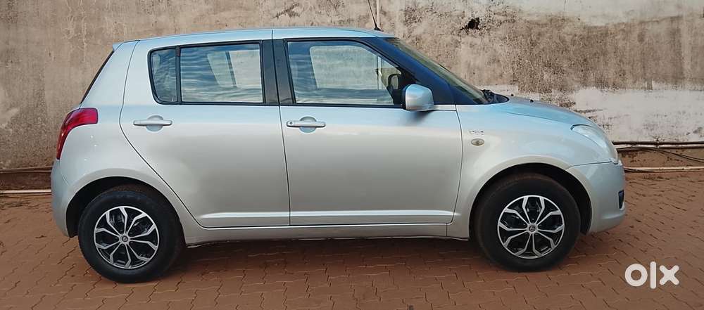 Maruti Suzuki Swift Vxi 1.2 Abs Bs-iv, 2010, Petrol