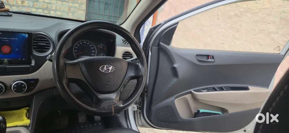 Teacher Driven Hyundai Grand I10 2017 Diesel.  Zero Depreciation Insur