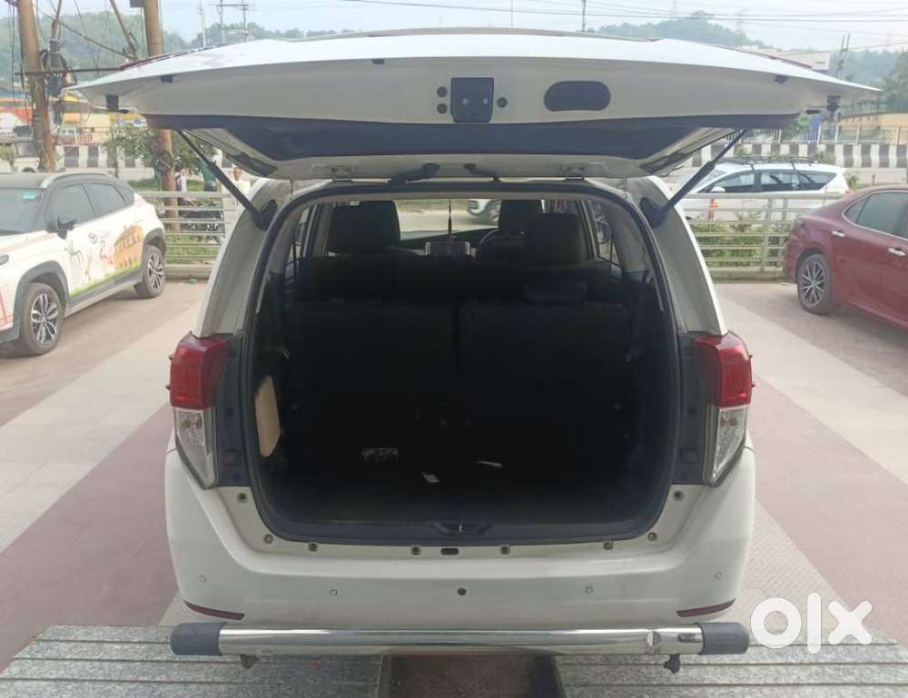 Toyota Innova Crysta 2.4 G Mt 7 Str, 2021, Diesel