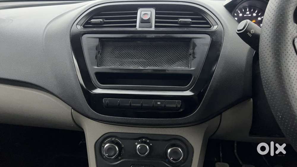 Tata Tiago 1.2 Revotron Xm, 2018, Petrol