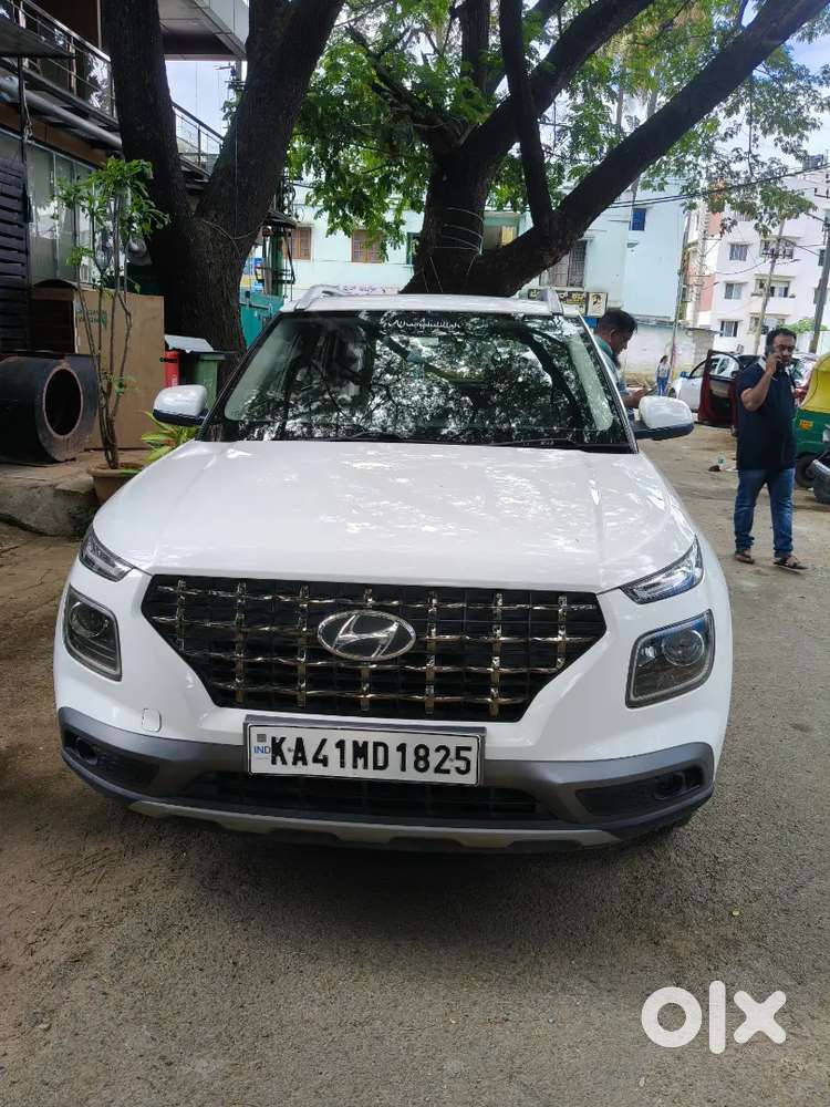Hyundai Venue 2021 Petrol Well Maintained