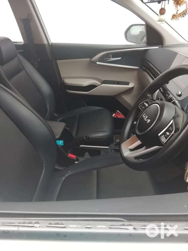 Kia Carens Premium 2025 Model