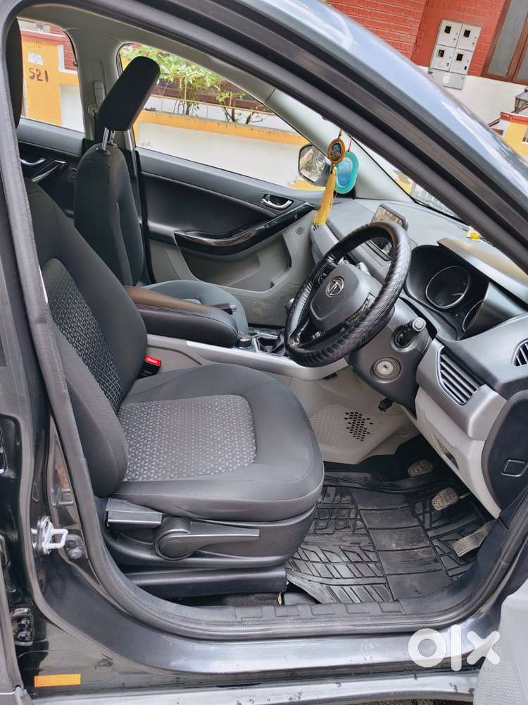 Tata Nexon 1.2 Revotron Xz Plus Dual Tone, 2018, Petrol