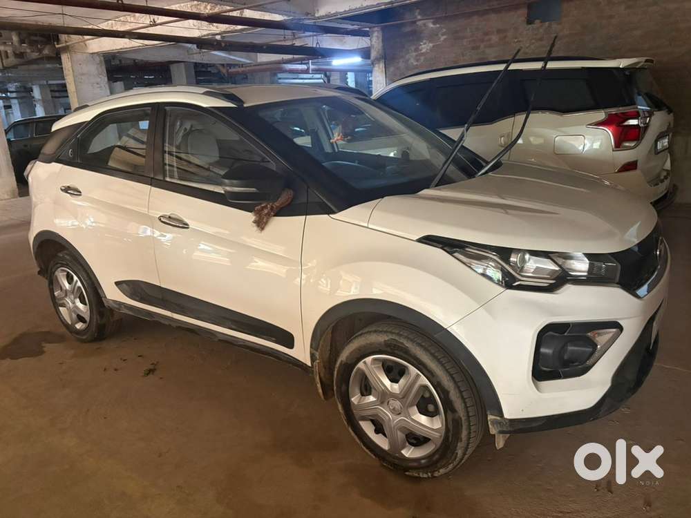 Tata Nexon Petrol 2023 Model (23bh7123l)