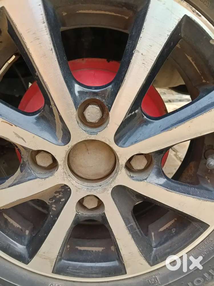 Sab Kuch Ok Condision Hai 4 Tyre Alloywheel Or New Hai