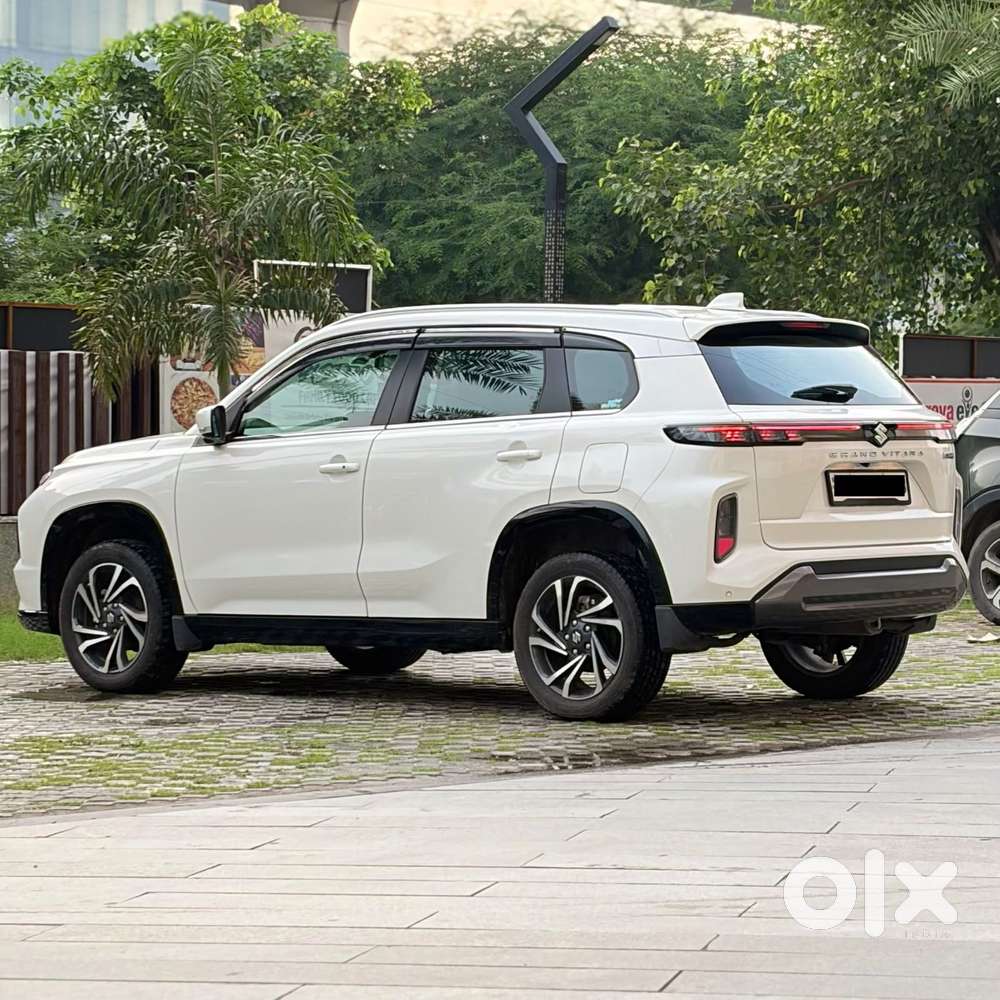 Maruti Suzuki Grand Vitara 1.5 Alpha Plus Dual Tone Intelligent Hybr..