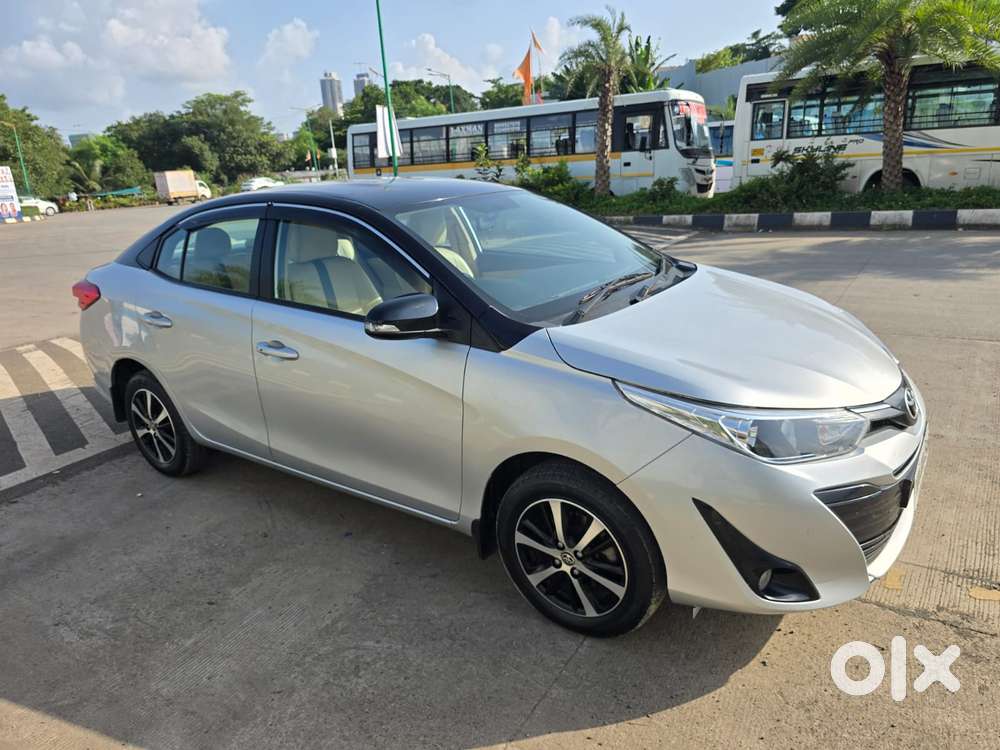 Toyota Yaris V Cvt, 2019, Petrol