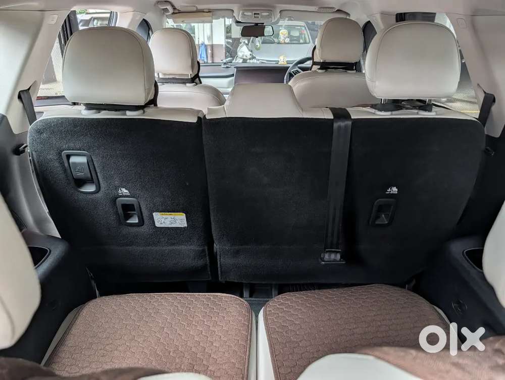 Mahindra Xuv700 2023 Petrol Well Maintained