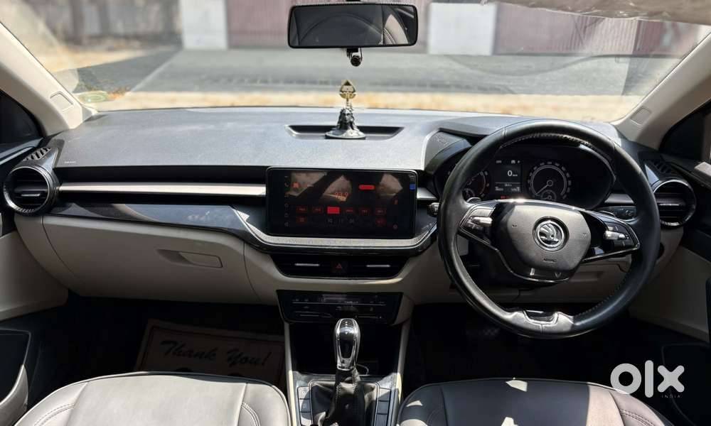 Skoda Slavia Ambition 1.0l Tsi At, 2022, Petrol