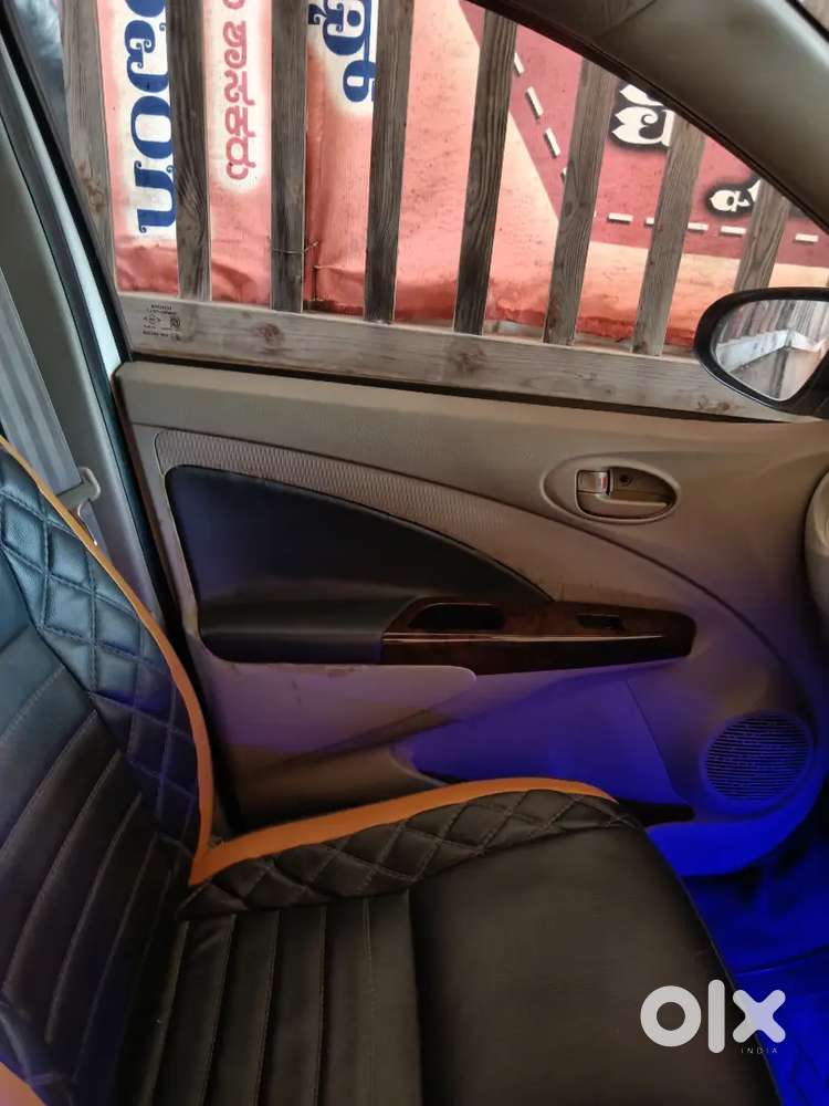 Toyota Etios Liva 1.2 V 2013