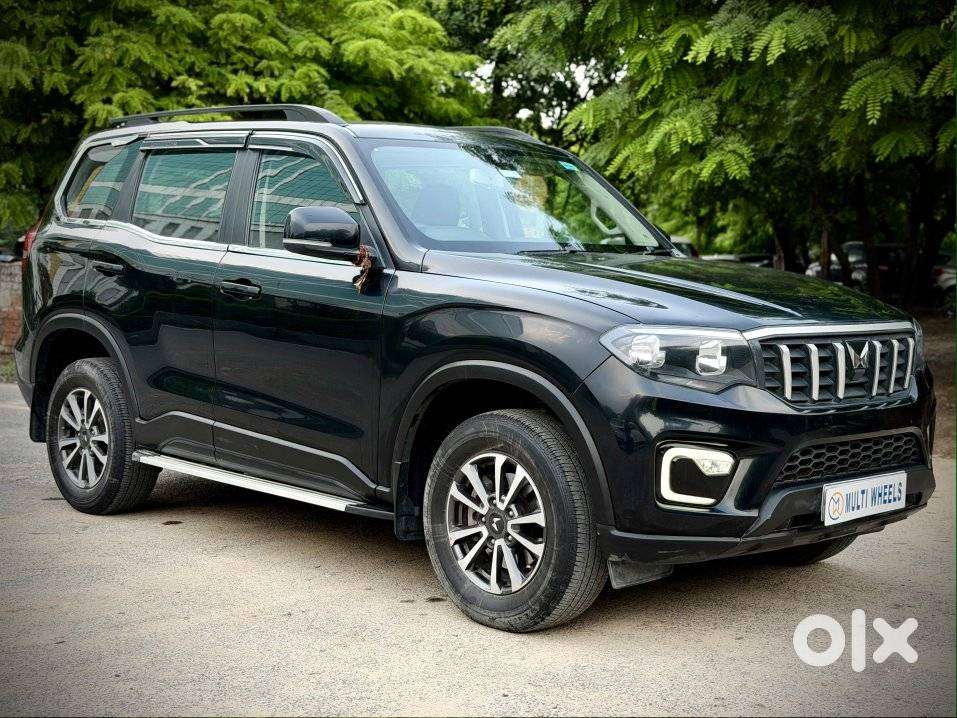 Mahindra Scorpio N Z4 Petrol Mt 7 Str, 2024, Petrol