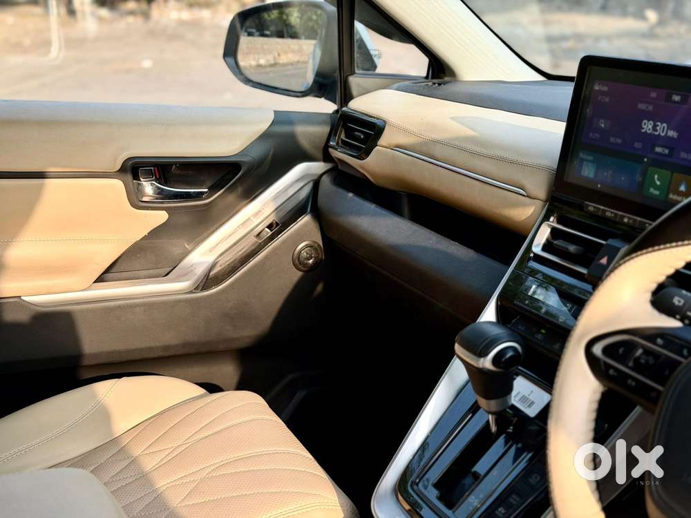 Toyota Innova Hycross 2.0 Vx (o) Hybrid 7 Str, 2025, Petrol