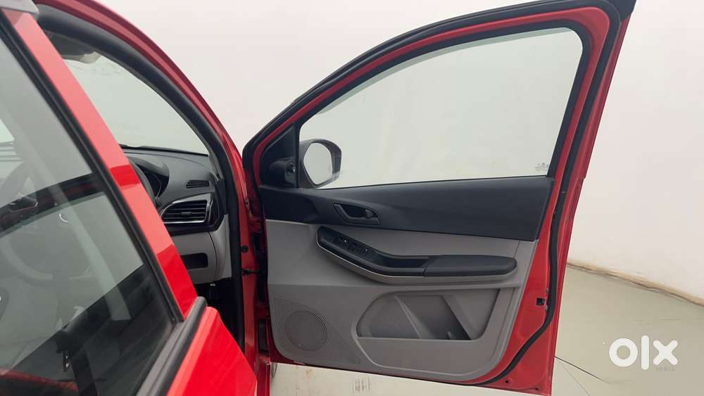 Tata Tiago 1.2 Revotron Xta, 2022, Petrol