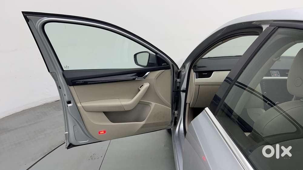 Skoda Octavia 2.0 L K Tsi At, 2018, Petrol