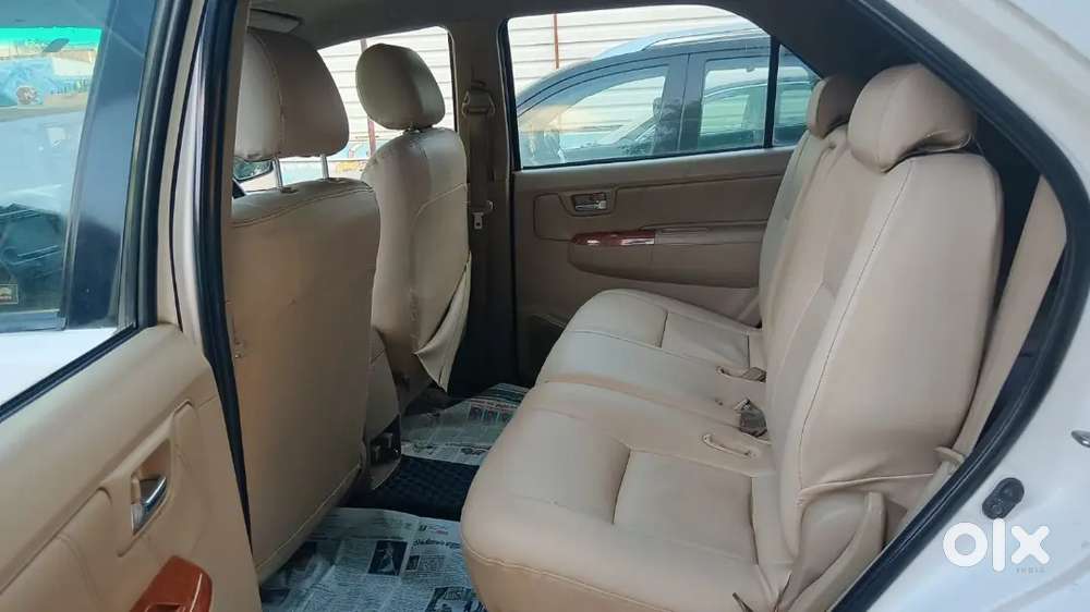 Toyota Fortuner Legender 2011