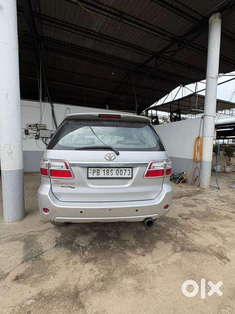 Toyota Fortuner 2011 Diesel Well Maintained