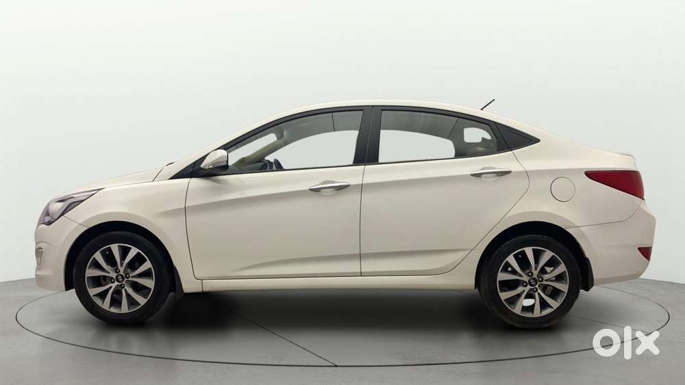 Hyundai Verna Fluidic 1.6 Vtvt Sx, 2015, Petrol
