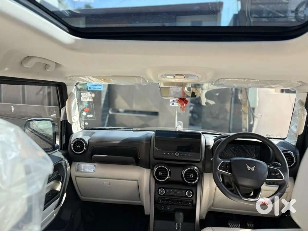 Mahindra Thar Roxx, 2025, Petrol