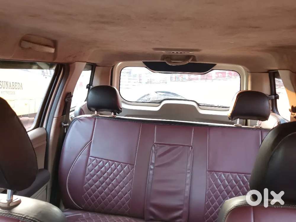 Mahindra Tuv 300 T8 2017