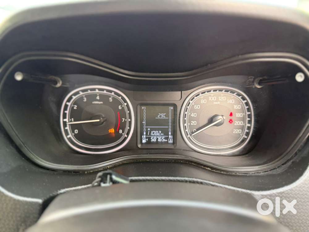 Maruti Suzuki Brezza 1.5 Zxi Smart Hybrid, 2021, Petrol