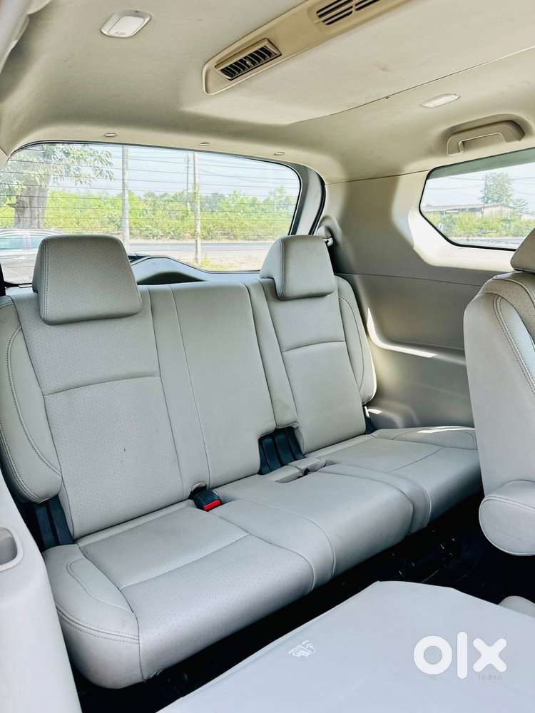 Mahindra Marazzo M8, 2018, Diesel