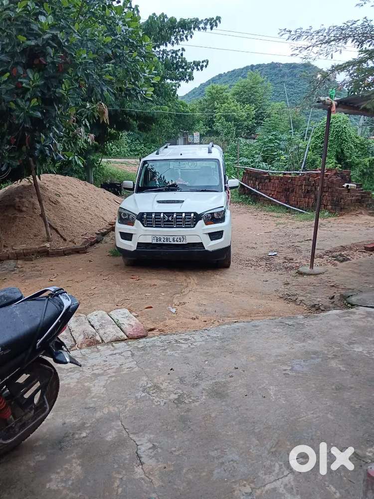 Mahindra Scorpio 04/04/2016