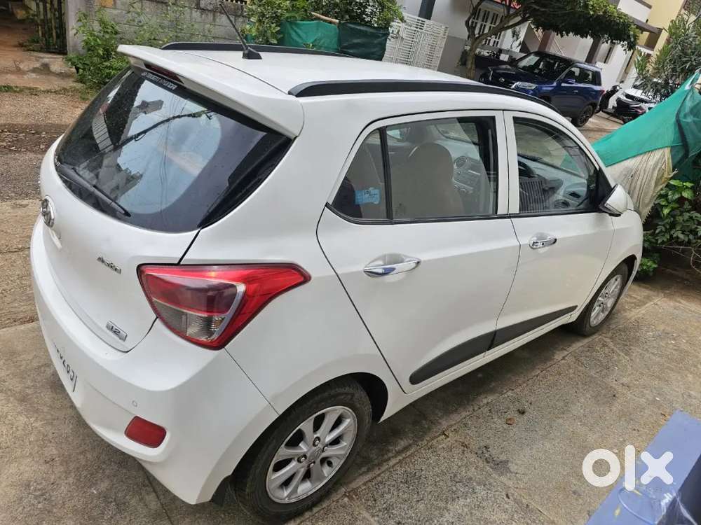 Grand I10 Asta Top End  2015  In Mint Condition (inside Out)