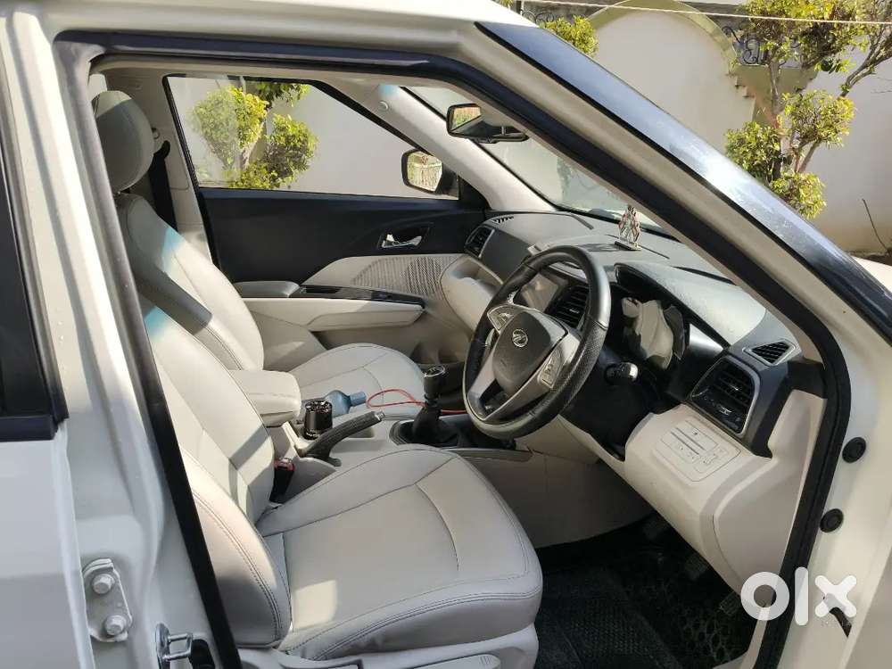 Xuv300 Very Good Condition W8