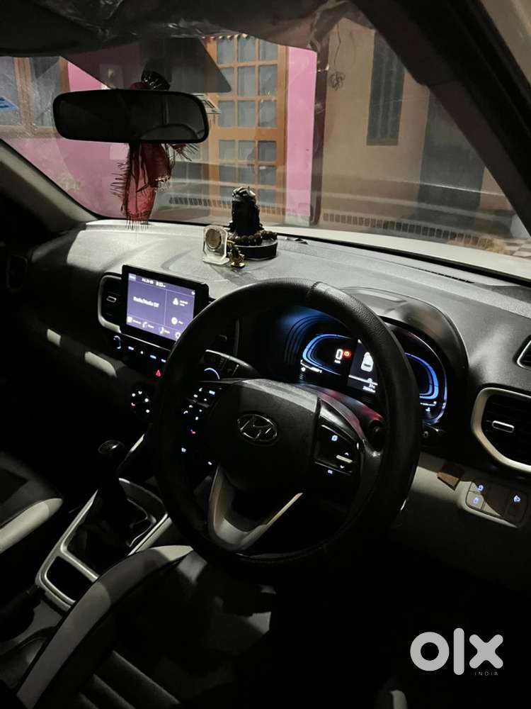 Hyundai Venue Petrol 2023