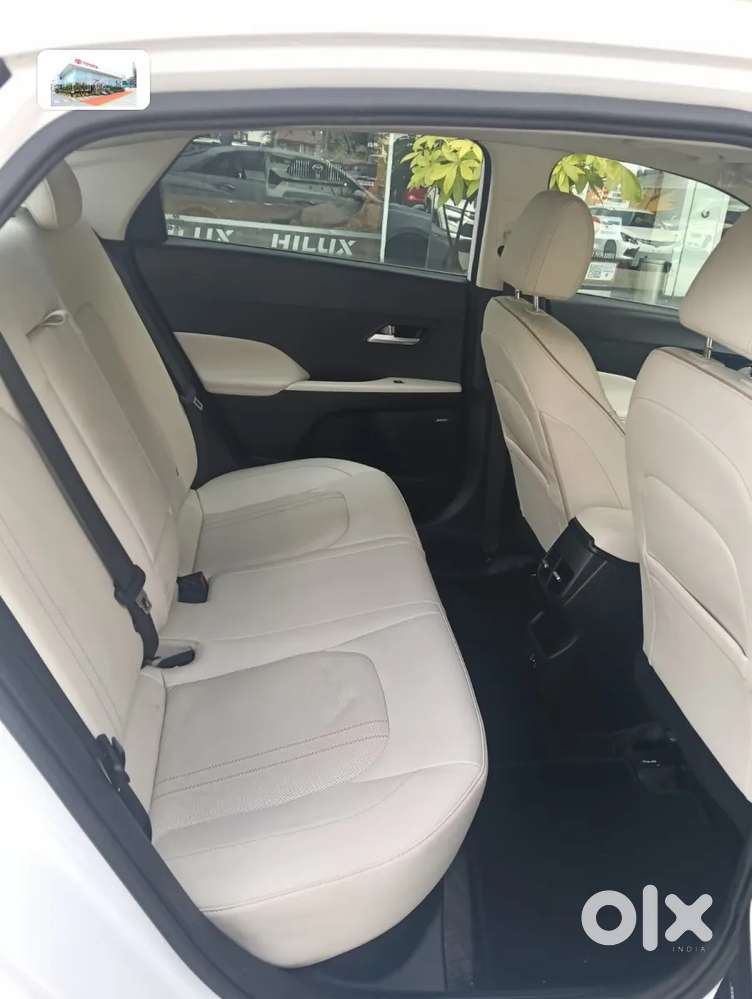 Hyundai Verna 1.6 Sx (o) Vtvt, 2024, Petrol