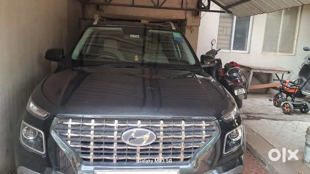 Hyundai Venue 2019 Petrol 28490 Km Driven