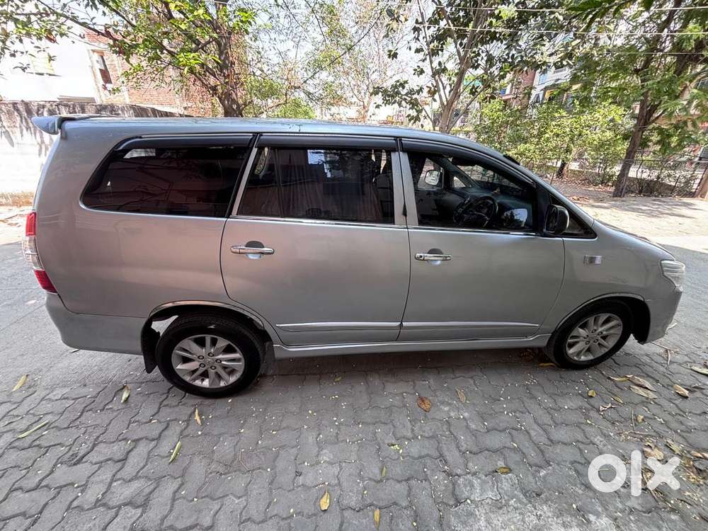 Toyota Innova 2.5 G (diesel) 8 Seater, 2016, Diesel