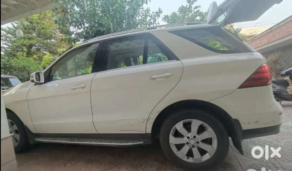 Mercedes-benz Gle  2016 Diesel, With Sunroof, First Owner Pearl White