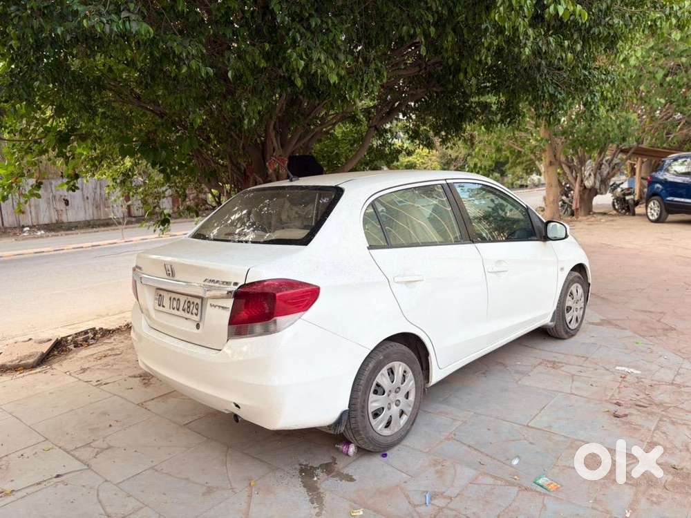 Honda Amaze 2013 Cng/ Petrol Well Maintained