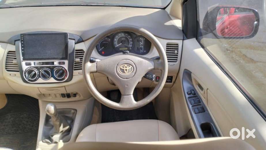 Toyota Innova 2004-2011 2.5 G4 Diesel 8-seater, 2010, Diesel