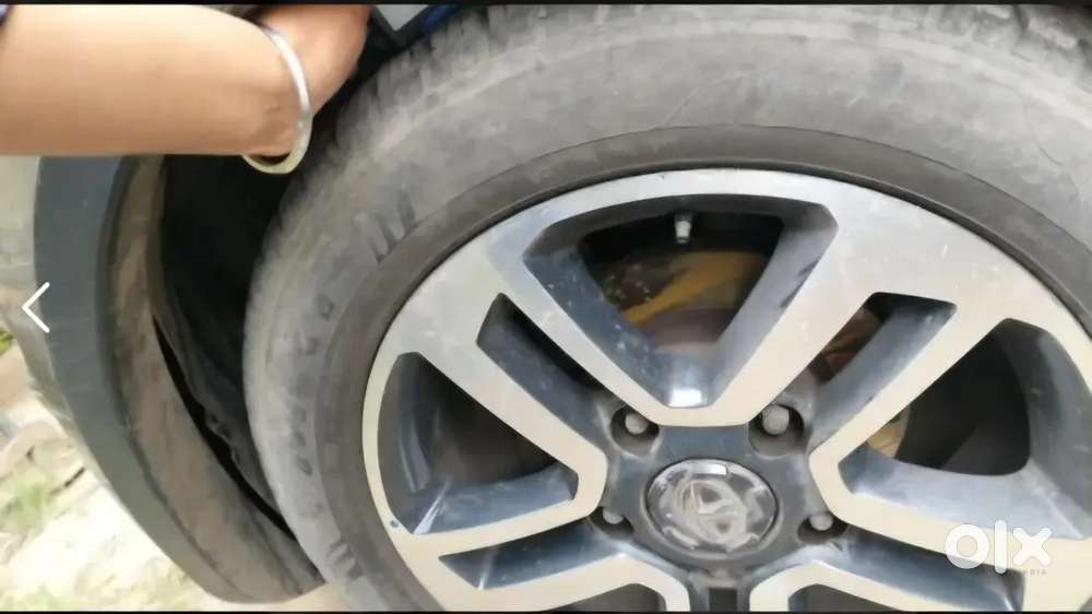 Tata Hexa Top Model 2.2 Xta Dual Tone 7 Seater 2019