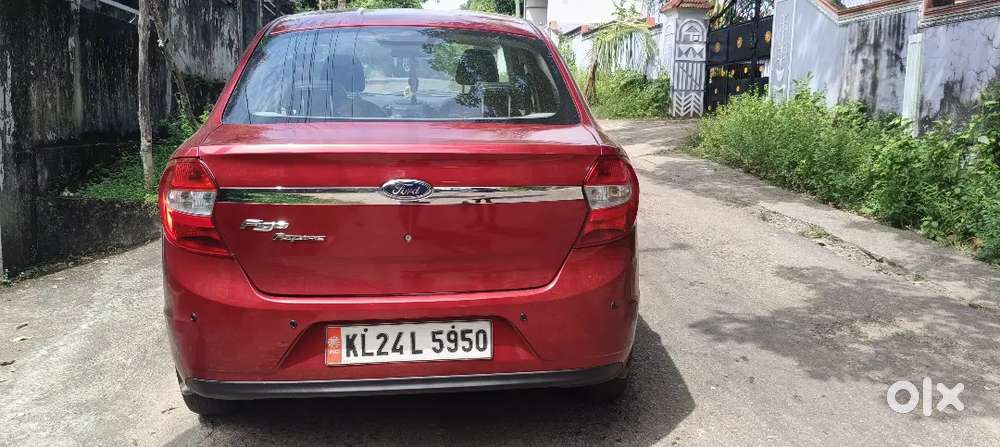 Ford Aspire Titanium Blu 2016