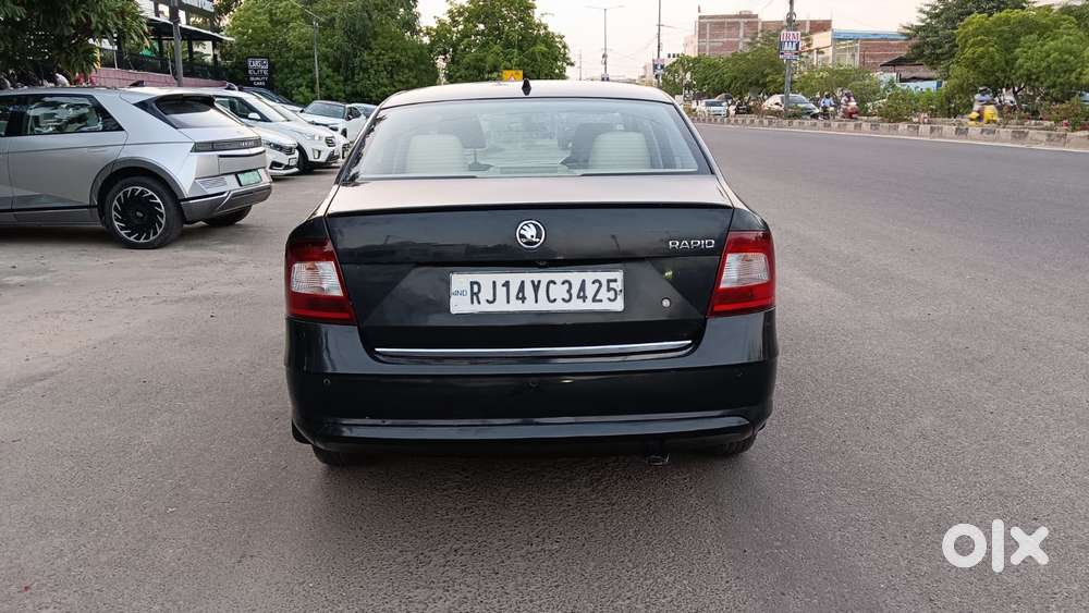 Skoda Rapid Elegance 1.6 Mpfi At, 2017, Petrol