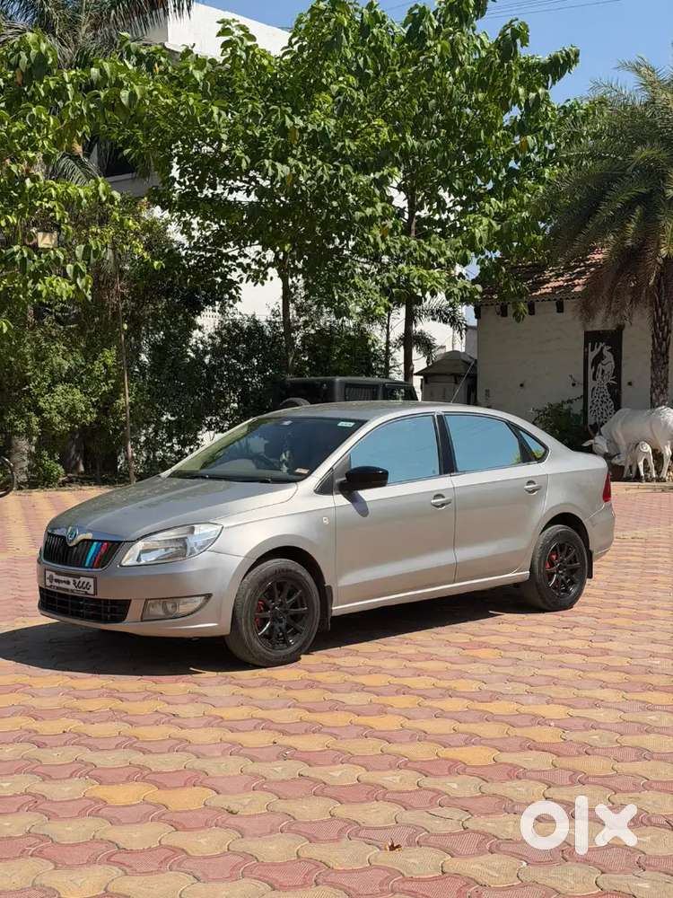 Skoda Rapid Elegance 2012