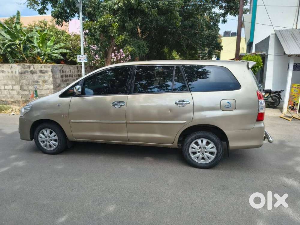 Toyota Innova Crysta 2.4 V 7 Str, 2012, Diesel