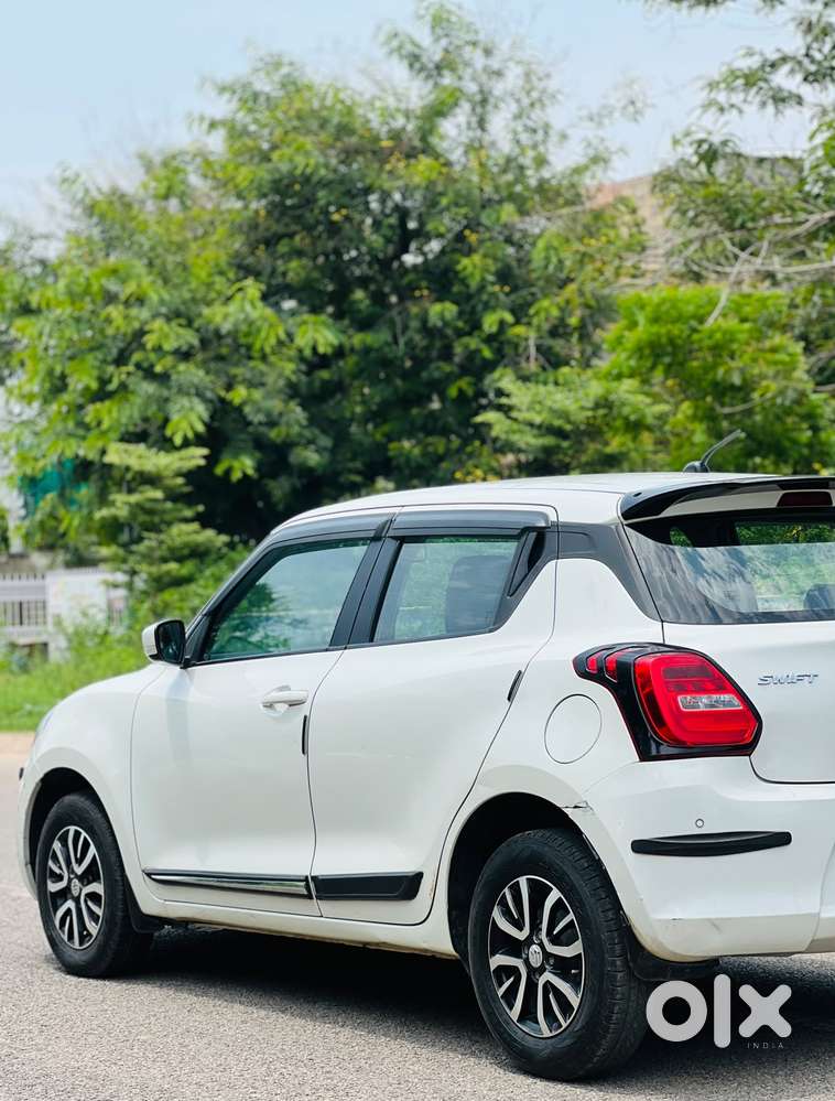 Maruti Suzuki Swift Vxi + Manual, 2021, Petrol
