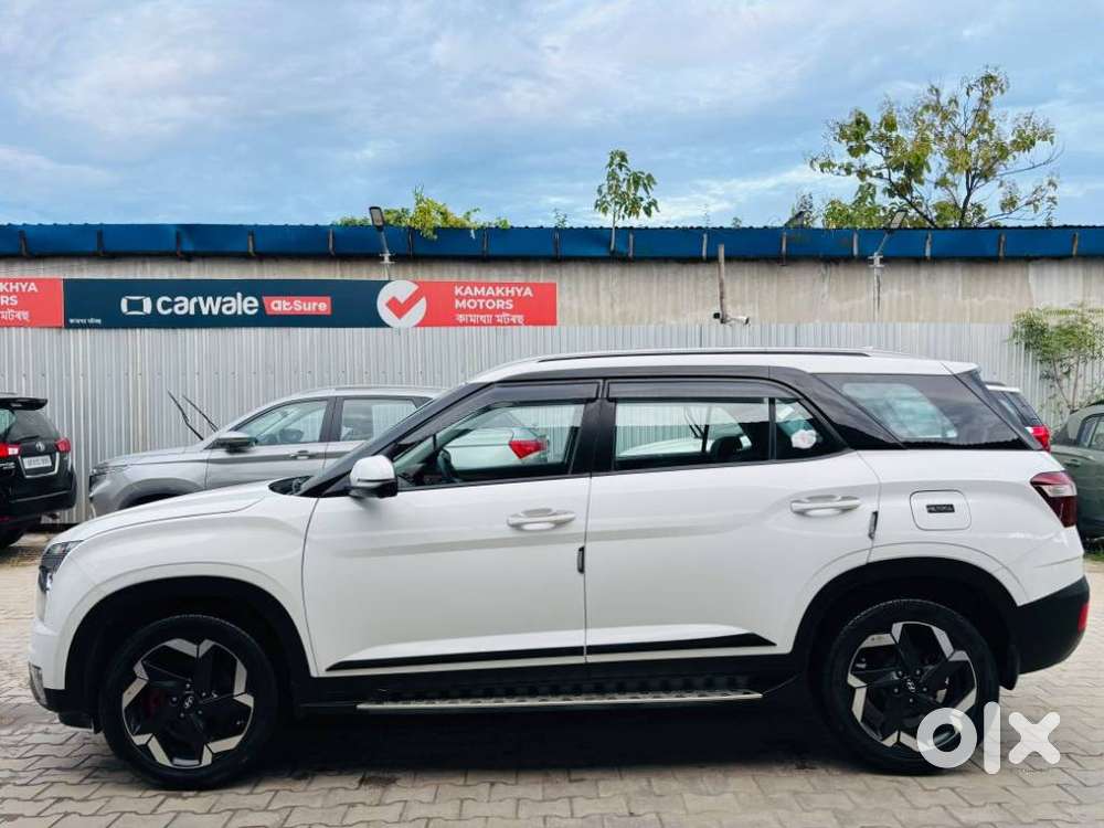 Hyundai Alcazar 2.0 Signature (o) Petrol At 7 Str, 2023, Petrol