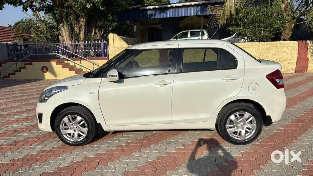 Maruti Suzuki Swift Dzire 1.2 Zxi Bsiv, 2013, Petrol