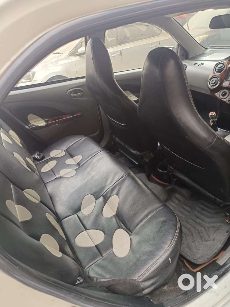 Toyota Etios Liva, 2011, Petrol
