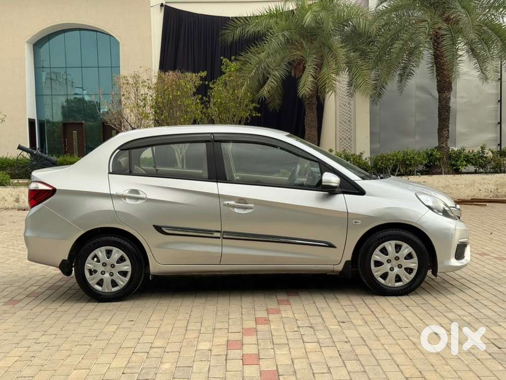 Honda Amaze 2017 Petrol 52000 Km Driven